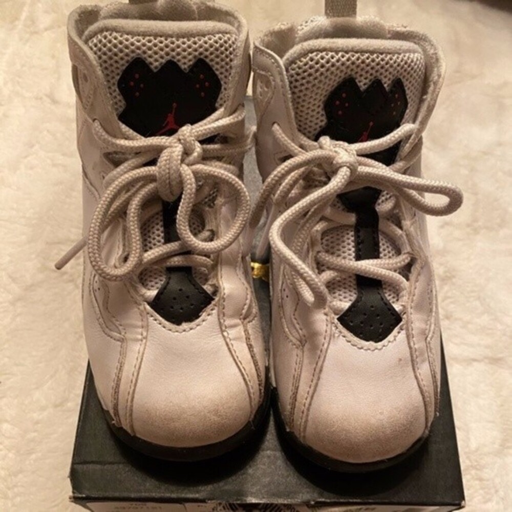 Air Jordan true flight sneakers Size 10